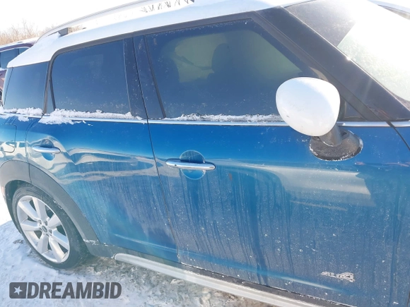 2018 MINI Countryman Cooper S with VIN WMZYT5C3XJ3E61612, listed as a IAAI auction lot 41276107 with 59,554 mi miles and . Bid and sale history available at DreamBid. Image 14.