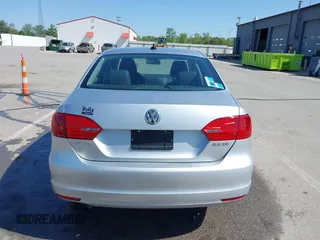 2011 Volkswagen Jetta SE with VIN 3VWDZ7AJ6BM346719, listed as a IAAI auction lot 42287049 with 179,837 mi miles and . Bid and sale history available at DreamBid. Image 16.