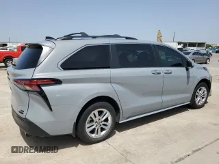 2022 Toyota Sienna XLE Woodland Edition with VIN 5TDASKFC4NS043062, listed as a Copart auction lot 65585174 with 26,077 mi miles and Clean Title. Bid and sale history available at carsss.com. Image 3.