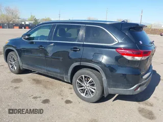2017 Toyota Highlander XLE с VIN 5TDJZRFH7HS462950, выставлен на аукционе IAAI как лот 41980546 с пробегом 101 828 миль миль и . История ставок и продаж доступна на DreamBid. Изображение 3.