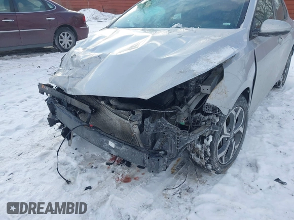 2021 Kia Forte LXS z VIN 3KPF24AD5ME270044, wystawiony jako IAAI lot #41405638 z przebiegiem 82 963 mil mil oraz . Historia ofert i sprzedaży dostępna na DreamBid. Obrazek 17.