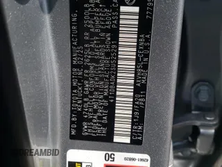 2025 Toyota Camry LE z VIN 4T1DBADK2SU525291, wystawiony jako Copart lot #54872725 z przebiegiem 5 855 mil mil oraz Szkoda całkowita • Salvage title. Historia ofert i sprzedaży dostępna na DreamBid. Obrazek 12.