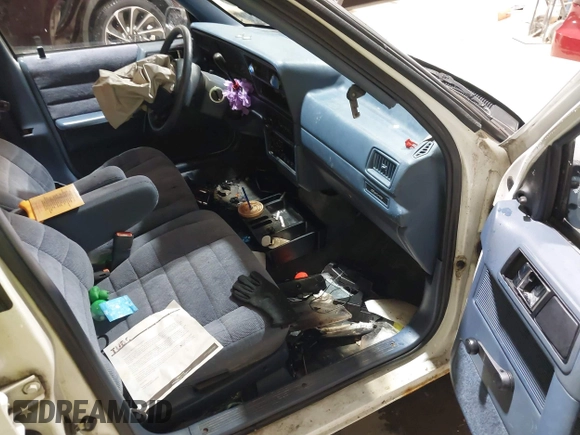 1994 Dodge Spirit z VIN 3B3AA46KXRT214299, wystawiony jako IAAI lot #41908262 z przebiegiem 72 619 mil mil oraz . Historia ofert i sprzedaży dostępna na DreamBid. Obrazek 5.