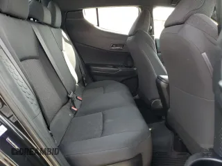 2018 Toyota C-HR XLE z VIN NMTKHMBXXJR024077, wystawiony jako Copart lot #53398025 z przebiegiem 97 079 mil mil oraz Szkoda całkowita • Salvage title. Historia ofert i sprzedaży dostępna na DreamBid. Obrazek 10.