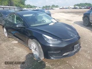 2023 Tesla Model 3 z VIN 5YJ3E1EAXPF639326, wystawiony jako IAAI lot #42132181 z przebiegiem 51 808 mil mil oraz . Historia ofert i sprzedaży dostępna na DreamBid. Obrazek 1.