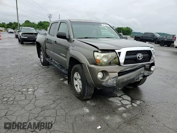 2011 Toyota Tacoma PreRunner z VIN 3TMJU4GN5BM110639, wystawiony jako Copart lot #54713325 z przebiegiem 270 856 mil mil oraz Czysty tytuł • Clean title. Historia ofert i sprzedaży dostępna na DreamBid. Obrazek 13.