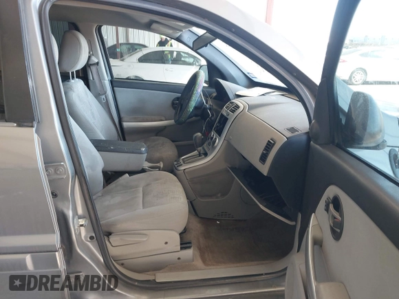 2005 Chevrolet Equinox LS with VIN 2CNDL13F456055348, listed as a IAAI auction lot 41630078 with 199,456 mi miles. Bid and sale history available at carsss.com. Image 5.