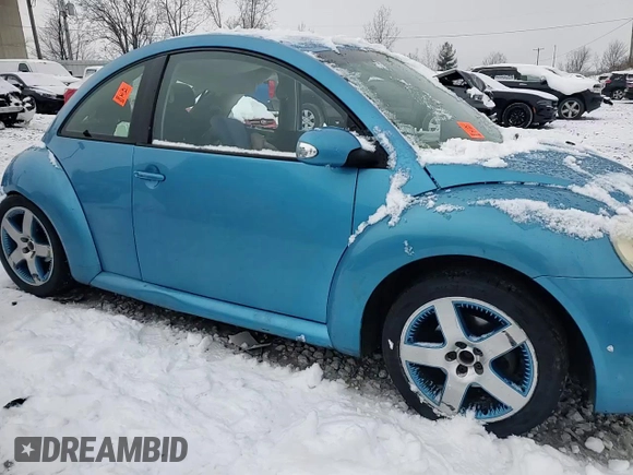 2004 Volkswagen New Beetle Coupe Satellite Blue with VIN 3VWGK31C94M420973, listed as a Copart auction lot 82930654 with 0 mi miles and Clean Title. Bid and sale history available at carsss.com. Image 11.