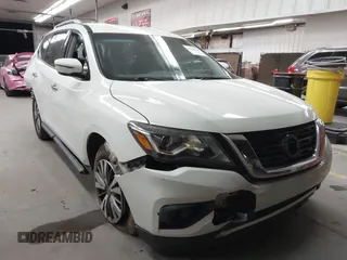 2019 Nissan Pathfinder SV z VIN 5N1DR2MN4KC597241, wystawiony jako IAAI lot #41940164 z przebiegiem 137 016 mil mil oraz . Historia ofert i sprzedaży dostępna na DreamBid. Obrazek 1.