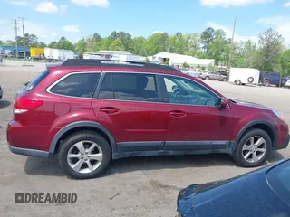2014 Subaru Outback 2.5i Limited with VIN 4S4BRCNC7E3311039, listed as a IAAI auction lot 42102365 with 187,861 mi miles. Bid and sale history available at carsss.com. Image 13.