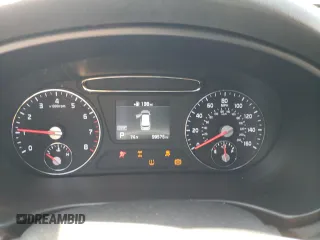 2019 Kia Sorento LX z VIN 5XYPGDA59KG463392, wystawiony jako Copart lot #54970245 z przebiegiem 99 576 mil mil oraz Szkoda całkowita • Salvage title. Historia ofert i sprzedaży dostępna na DreamBid. Obrazek 9.