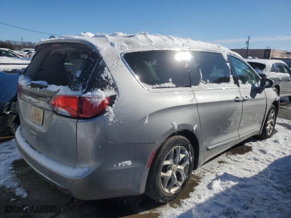 2017 Chrysler Pacifica Touring-L Plus with VIN 2C4RC1EG1HR584629, listed as a Copart auction lot 89064285 with 90,732 mi miles and Salvage Title. Bid and sale history available at carsss.com. Image 3.