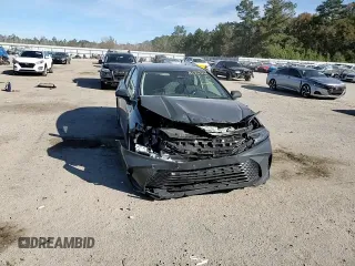 2025 Toyota Camry LE z VIN 4T1DAACK8SU045860, wystawiony jako Copart lot #84733224 z przebiegiem 9 386 mil mil oraz Szkoda całkowita • Salvage title. Historia ofert i sprzedaży dostępna na DreamBid. Obrazek 11.