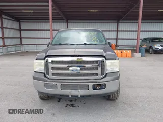2006 Ford F-250 XL z VIN 1FTSW215X6ED62071, wystawiony jako IAAI lot #42416841 z przebiegiem 240 855 mil mil oraz . Historia ofert i sprzedaży dostępna na DreamBid. Obrazek 13.