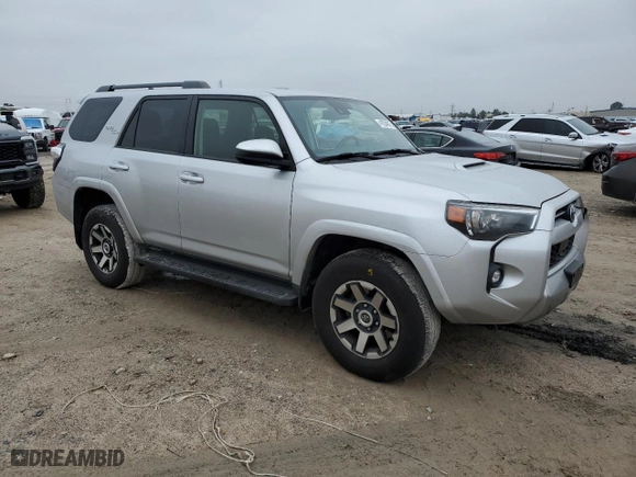 2023 Toyota 4Runner TRD Off Road with VIN JTEPU5JR5P6152839, listed as a Copart auction lot 41834815 with 33,991 mi miles and Salvage Title. Bid and sale history available at carsss.com. Image 4.