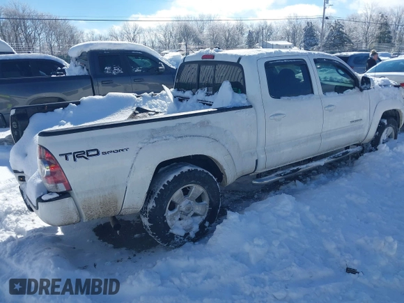 2015 Toyota Tacoma with VIN 3TMMU4FN2FM086885, listed as a IAAI auction lot 41247712 with 194,510 mi miles and . Bid and sale history available at carsss.com. Image 4.