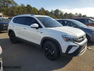 2022 Volkswagen Taos SE with VIN 3VVPX7B29NM039886, listed as a Copart auction lot 73024712 with 9,988 mi miles. Bid and sale history available at carsss.com. Image 4.
