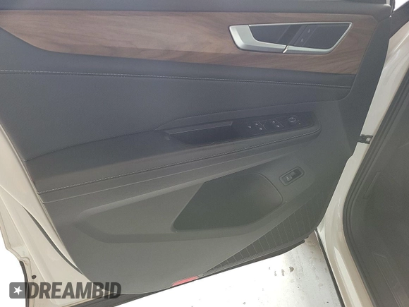 2024 Volkswagen Atlas SE with VIN 1V2HR2CA2RC556331, listed as a IAAI auction lot 42806429 with 25,239 mi miles and . Bid and sale history available at DreamBid. Image 20.