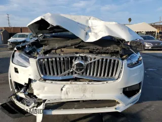 2024 Volvo XC90 Plus Bright Theme with VIN YV4062PE6R1179922, listed as a Copart auction lot 85784094 with 12,843 mi miles and Salvage Title. Bid and sale history available at carsss.com. Image 5.