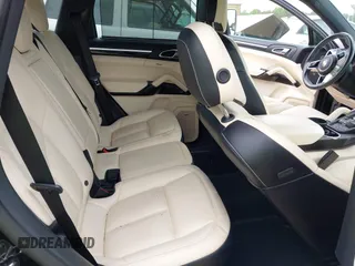 2017 Porsche Cayenne с VIN WP1AA2A20HKA89404, выставлен на аукционе IAAI как лот 42301060 с пробегом 166 083 миль миль и . История ставок и продаж доступна на DreamBid. Изображение 8.