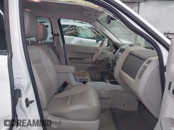 2008 Ford Escape XLT z VIN 1FMCU93108KB04610, wystawiony jako IAAI lot #42453521 z przebiegiem 186 306 mil mil oraz . Historia ofert i sprzedaży dostępna na DreamBid. Obrazek 5.