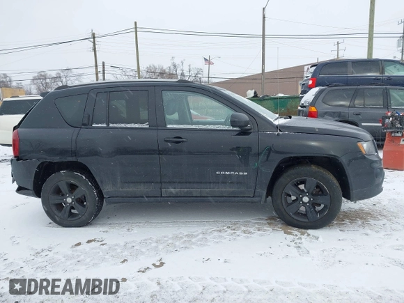 2016 Jeep Compass High Altitude z VIN 1C4NJDEB8GD758174, wystawiony jako IAAI lot #41235089 z przebiegiem 144 841 mil mil oraz . Historia ofert i sprzedaży dostępna na DreamBid. Obrazek 13.