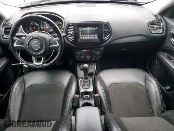 2020 Jeep Compass Latitude z VIN 3C4NJDBB2LT148795, wystawiony jako Copart lot #71754904 z przebiegiem 74 822 mil mil oraz Szkoda całkowita • Salvage title. Historia ofert i sprzedaży dostępna na DreamBid. Obrazek 8.