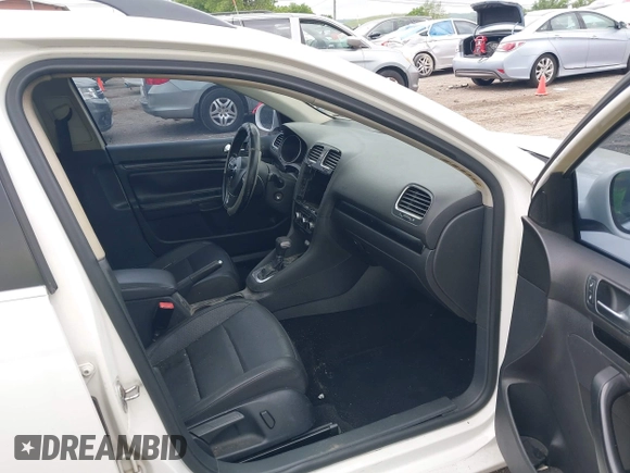 2010 Volkswagen Jetta TDI with VIN 3VWTL7AJ1AM697713, listed as a IAAI auction lot 42059765 with 302,664 mi miles and . Bid and sale history available at DreamBid. Image 5.