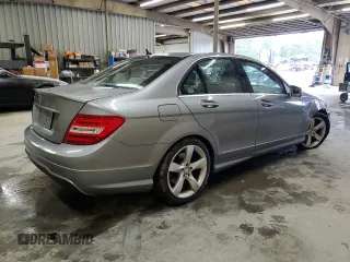 2014 Mercedes-Benz C 250 Sport z VIN WDDGF4HB5EA967155, wystawiony jako Copart lot #58769135 z przebiegiem 103 055 mil mil oraz Czysty tytuł • Clean title. Historia ofert i sprzedaży dostępna na DreamBid. Obrazek 3.