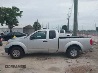 2013 Nissan Frontier S z VIN 1N6BD0CT1DN738656, wystawiony jako IAAI lot #42409910 z przebiegiem Nie podano mil oraz . Historia ofert i sprzedaży dostępna na DreamBid. Obrazek 14.