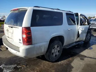 2010 Chevrolet Suburban LT with VIN 1GNUKJE37AR115137, listed as a Copart auction lot 87847005 with 304,546 mi miles and Non Repairable. Bid and sale history available at carsss.com. Image 3.