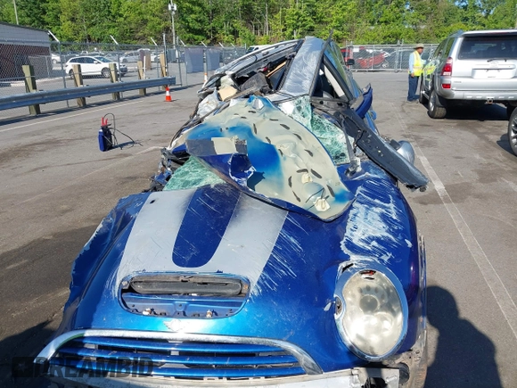2006 MINI Hardtop S с VIN WMWRE33516TN25140, выставлен на аукционе IAAI как лот 42130574 с пробегом Не указан миль и . История ставок и продаж доступна на DreamBid. Изображение 12.