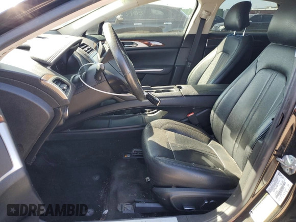 2015 Lincoln MKZ z VIN 3LN6L2GK1FR613074, wystawiony jako Copart lot #52157775 z przebiegiem 118 144 mil mil oraz Szkoda całkowita • Salvage title. Historia ofert i sprzedaży dostępna na DreamBid. Obrazek 7.