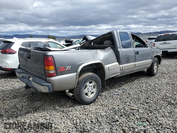 2000 Chevrolet Silverado 1500 LS with VIN 2GCEK19T8Y1171579, listed as a Copart auction lot 52135075 with 218,993 mi miles and Salvage Title. Bid and sale history available at carsss.com. Image 3.