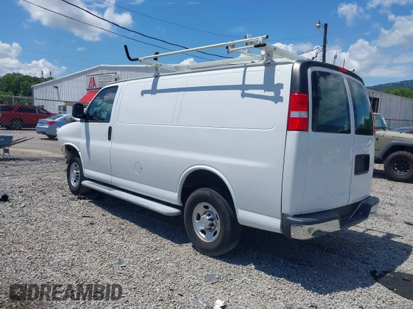 2021 Chevrolet Express Cargo z VIN 1GCWGAF71M1207030, wystawiony jako IAAI lot #42824104 z przebiegiem 40 809 mil mil oraz . Historia ofert i sprzedaży dostępna na DreamBid. Obrazek 3.
