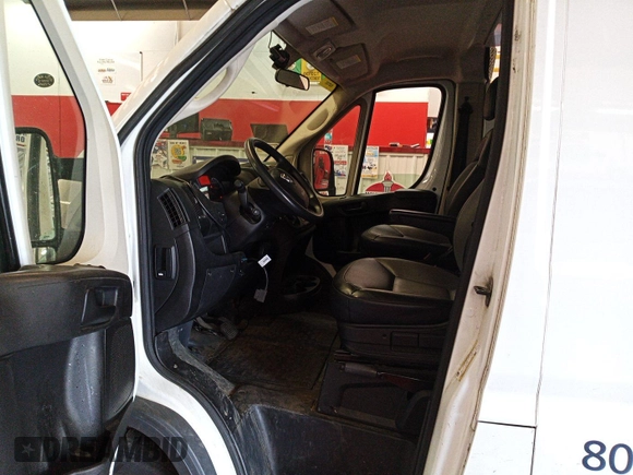 2018 Ram ProMaster Cargo z VIN 3C6TRVDG5JE112252, wystawiony jako IAAI lot #42399558 z przebiegiem 159 166 mil mil oraz . Historia ofert i sprzedaży dostępna na DreamBid. Obrazek 21.