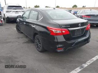 2018 Nissan Sentra SV z VIN 3N1AB7AP2JL632962, wystawiony jako IAAI lot #42058050 z przebiegiem 119 863 mil mil oraz . Historia ofert i sprzedaży dostępna na DreamBid. Obrazek 3.
