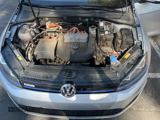 2015 Volkswagen Golf SEL Premium z VIN WVWPP7AUXFW911575, wystawiony jako Copart lot #61272935 z przebiegiem 121 919 mil mil oraz Czysty tytuł • Clean title. Historia ofert i sprzedaży dostępna na DreamBid. Obrazek 7.