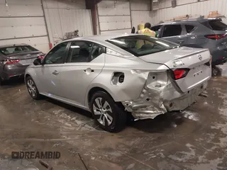 2019 Nissan Altima 2.5 S with VIN 1N4BL4BV9KC149515, listed as a IAAI auction lot 41236906 with 85,052 mi miles. Bid and sale history available at carsss.com. Image 3.