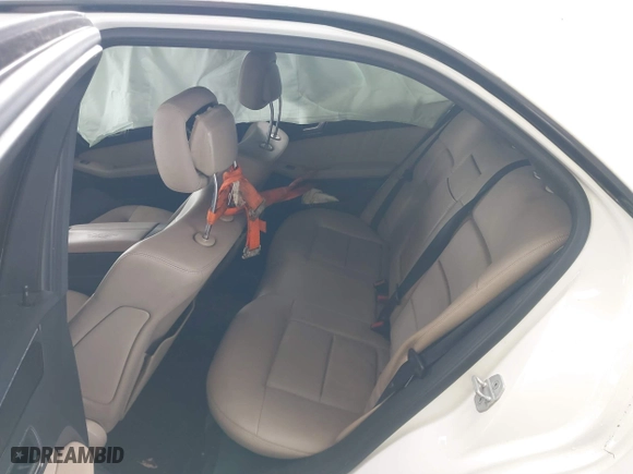 2013 Mercedes-Benz E-Class E 350 Luxury with VIN WDDHF5KB3DA692743, listed as a IAAI auction lot 40550950 with 142,986 mi miles. Bid and sale history available at carsss.com. Image 8.