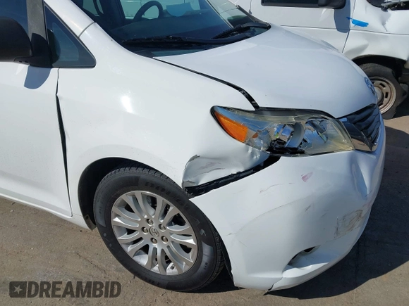 2011 Toyota Sienna XLE AAS with VIN 5TDYK3DCXBS043733, listed as a IAAI auction lot 41601544 with 221,658 mi miles and . Bid and sale history available at DreamBid. Image 18.