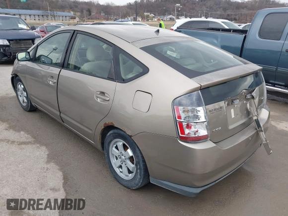 2004 Toyota Prius with VIN JTDKB22UX40033849, listed as a IAAI auction lot 41670061 with 299,999 mi miles and . Bid and sale history available at DreamBid. Image 3.