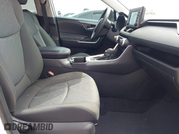 2022 Toyota RAV4 XLE with VIN 2T3W1RFV0NC178350, listed as a IAAI auction lot 42074636 with 57,338 mi miles and . Bid and sale history available at DreamBid. Image 5.
