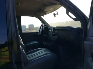 2018 Chevrolet Express Cargo Van with VIN 1GCWGAFP5J1185884, listed as a IAAI auction lot 40386466 with 1 mi miles. Bid and sale history available at carsss.com. Image 5.