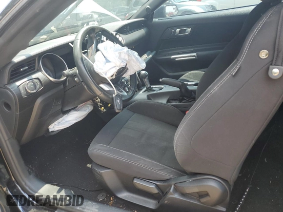 2020 Ford Mustang EcoBoost z VIN 1FA6P8TH7L5168429, wystawiony jako Copart lot #59360175 z przebiegiem Nie podano mil oraz Szkoda całkowita • Salvage title. Historia ofert i sprzedaży dostępna na DreamBid. Obrazek 7.