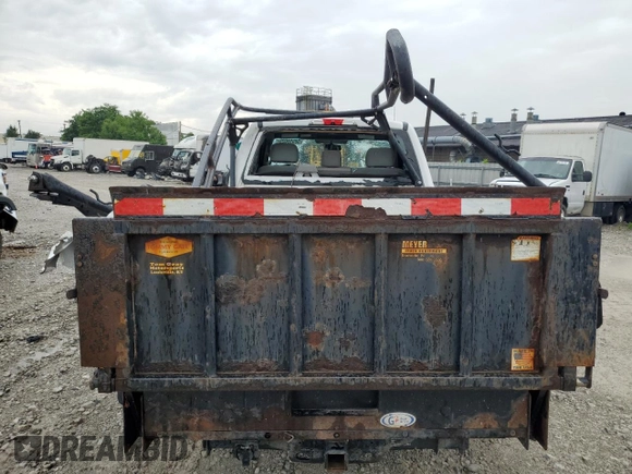 2018 Ford F-250 XL z VIN 1FTBF2A62JEC19911, wystawiony jako Copart lot #58555025 z przebiegiem 228 433 mil mil oraz Szkoda całkowita • Salvage title. Historia ofert i sprzedaży dostępna na DreamBid. Obrazek 6.