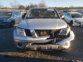 2005 Nissan Frontier SE z VIN 1N6AD06W75C445259, wystawiony jako Copart lot #88346765 z przebiegiem 126 706 mil mil oraz Szkoda całkowita • Salvage title. Historia ofert i sprzedaży dostępna na DreamBid. Obrazek 5.