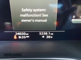 2023 Audi S5 Sportback Premium Plus z VIN WAUC4CF52PA002579, wystawiony jako Copart lot #42303905 z przebiegiem 24 020 mil mil oraz Szkoda całkowita • Salvage title. Historia ofert i sprzedaży dostępna na DreamBid. Obrazek 9.