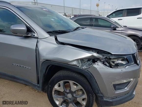 2019 Jeep Compass Limited with VIN 3C4NJCCB9KT793631, listed as a IAAI auction lot 41933473 with 124,216 mi miles. Bid and sale history available at carsss.com. Image 6.