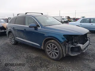 2018 Audi Q7 Premium Plus with VIN WA1LAAF73JD023507, listed as a IAAI auction lot 41323079 with 71,335 mi miles. Bid and sale history available at carsss.com. Image 1.